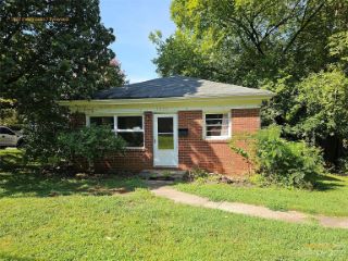 Foreclosed Home - 1827 MERRY OAKS RD, 28205