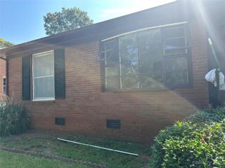 Foreclosed Home - 3824 ROSEHAVEN DR, 28205