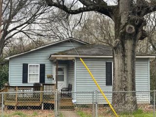 Foreclosed Home - 1420 N DAVIDSON ST, 28206