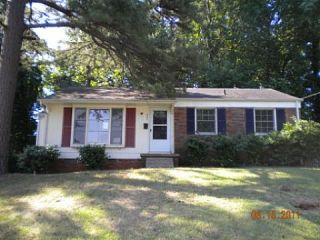 Foreclosed Home - 907 YELLOWSTONE DR, 28208