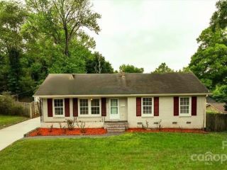Foreclosed Home - 1223 RANCH RD, 28208
