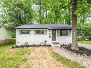 Foreclosed Home - 4209 CARLYLE DR, 28208