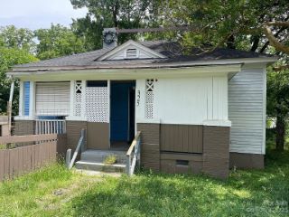Foreclosed Home - 319 S CRIGLER ST, 28208