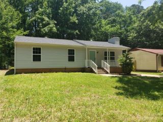 Foreclosed Home - 1325 CHESHIRE AVE, 28208