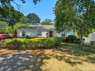 Foreclosed Home - 2627 ASHLEY RD, 28208