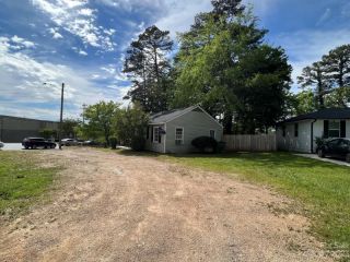Foreclosed Home - 4650 CONNECTING RD, 28209