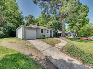 Foreclosed Home - 1136 E WOODLAWN RD, 28209
