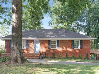 Foreclosed Home - 2101 ARCHDALE DR, 28210