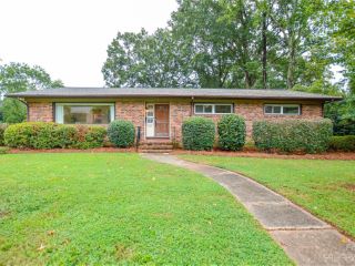Foreclosed Home - 5001 CURRITUCK DR, 28210