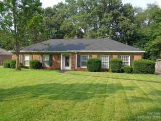 Foreclosed Home - 512 KING EDWARD RD, 28211