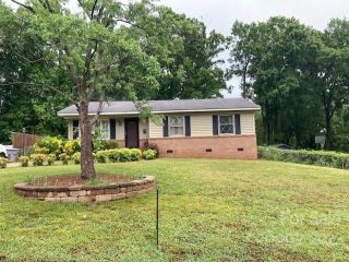 Foreclosed Home - 6715 REDDMAN RD, 28212