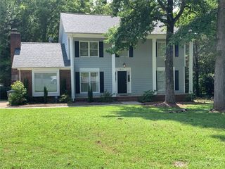 Foreclosed Home - 7231 LEAVES LN, 28213