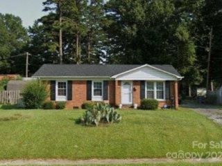 Foreclosed Home - 5409 CINDERELLA RD, 28213