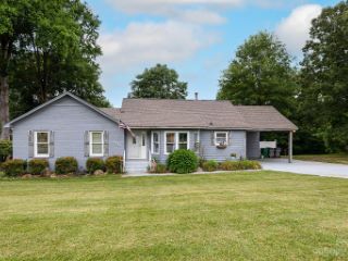 Foreclosed Home - 6035 SULLINS RD, 28214