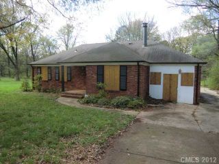 Foreclosed Home - 5427 DOLPHIN LN, 28215