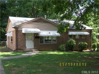 Foreclosed Home - 4015 WHIPPLE PL, 28215