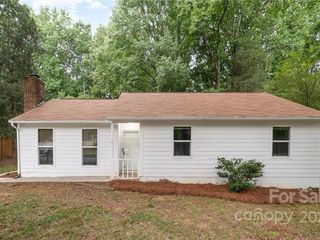 Foreclosed Home - 5301 GREAT WAGON RD, 28215