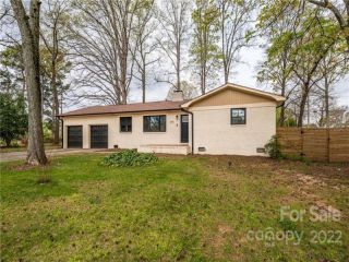 Foreclosed Home - 3701 DUNWOODY DR, 28215