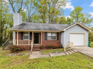 Foreclosed Home - 5802 HUNTERS CROSSING LN, 28215