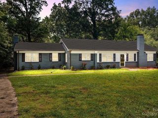 Foreclosed Home - 4706 GAYNELLE DR, 28215