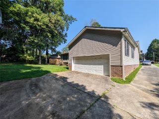 Foreclosed Home - 7011 CHAPPARALL VIEW LN, 28215