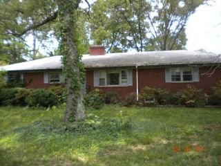 Foreclosed Home - 7930 BELLHAVEN BLVD, 28216