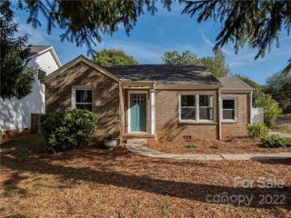 Foreclosed Home - 122 N SMALLWOOD PL, 28216