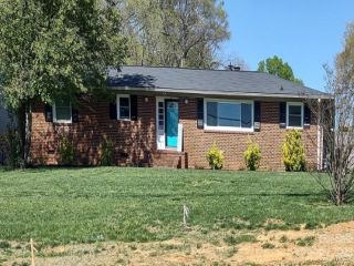 Foreclosed Home - 7500 OLD PLANK RD, 28216