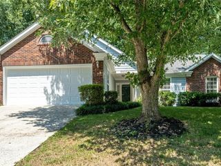 Foreclosed Home - 8813 CYPRESS FOREST DR, 28216