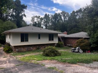 Foreclosed Home - 4612 MERIDIAN DR, 28216