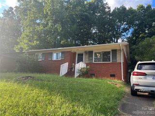 Foreclosed Home - 324 ECHODALE DR, 28217
