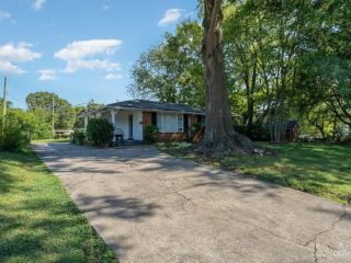 Foreclosed Home - 3613 MANCHESTER DR, 28217