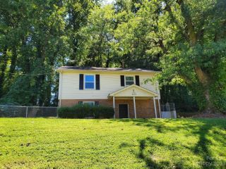 Foreclosed Home - 143 SLEEPY HOLLOW RD, 28217