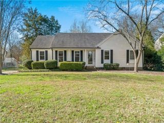 Foreclosed Home - 10808 OSPREY DR, 28226