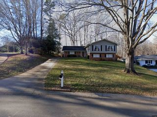 Foreclosed Home - 6218 FAIR VALLEY DR, 28226