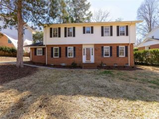 Foreclosed Home - 7431 FOLGER DR, 28226