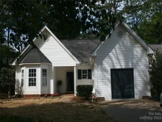 Foreclosed Home - 9200 FOREST GREEN DR, 28227