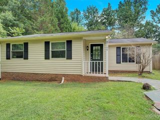 Foreclosed Home - 8100 BALD RIDGE DR, 28227