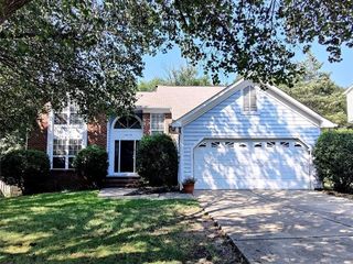 Foreclosed Home - 10519 WHITTERSHAM DR, 28262