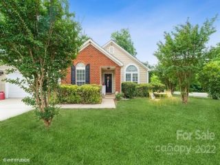 Foreclosed Home - 6106 RED CLOVER LN, 28269