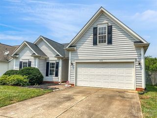 Foreclosed Home - 3646 SIPES LN, 28269
