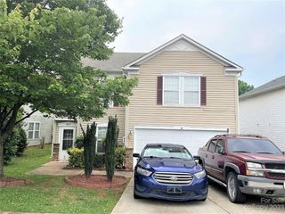 Foreclosed Home - 8625 OLD POTTERS RD, 28269