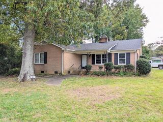Foreclosed Home - 3232 OAKWOOD DR, 28269