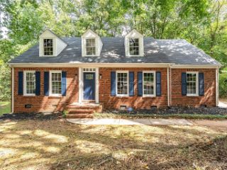 Foreclosed Home - 1401 LONGBROOK DR, 28270