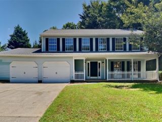 Foreclosed Home - 11305 RED HICKORY LN, 28273