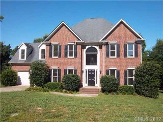 Foreclosed Home - 11514 FALLING LEAVES DR, 28277