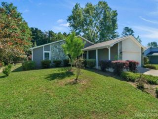 Foreclosed Home - 11020 FOX MILL LN, 28277