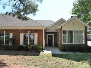 Foreclosed Home - 8208 WINDSOR RIDGE DR, 28277