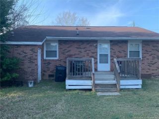 Foreclosed Home - 4225 KNOLLWOOD DR, 28304