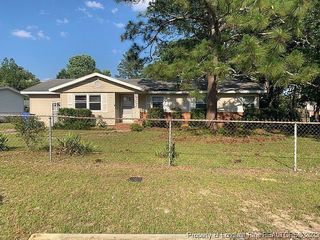 Foreclosed Home - 1903 WENDOVER DR, 28304